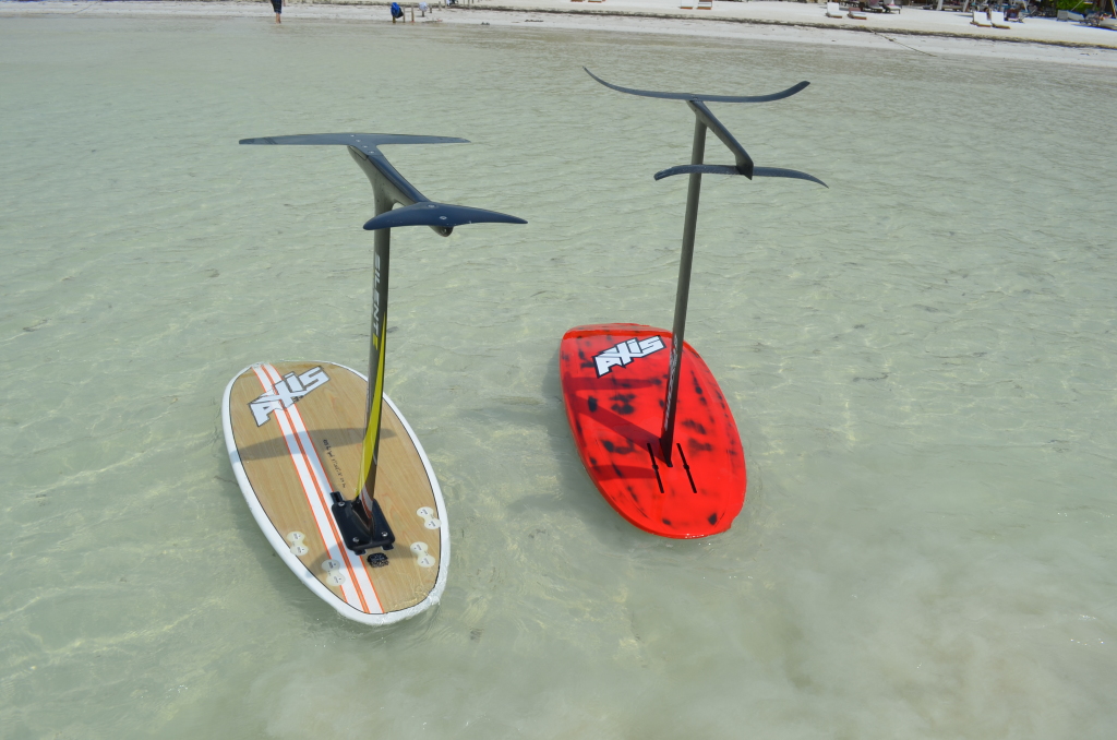 Make sure the connection between board and hydrofoil is compatible.
