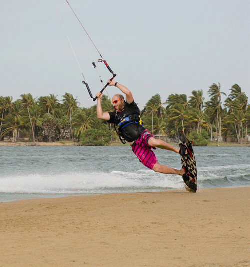 Jonny Smith darkslides the beach at kappalady lagoon, Sri Lanka on axis limited.