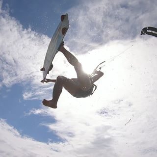 Holbox Kite Season hoy off to a great start. Cathy and Arturo enjoyed the lagoon.
Are you going to join us this year?
#holboxkiteboardingschool #axiskiteboarding #corexr6 #slingshotraptor #kitesurf #kitelife #kiteinstructor #kiteholbox