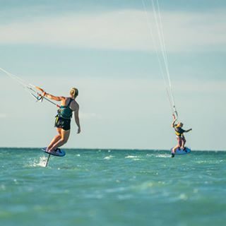 Foiling together

@axisfoils
@axiskiteboarding 
@holbox_kiteboarding 
#kitefoil #foiltack #islaholbox #holboxkiteboarding 
Thanks @evanvangelisphotography for the magic shot
#vividalifestyle